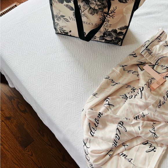 VICTORIA'S SECRET
Satin Long Pajama Set - Picture 3 of 5